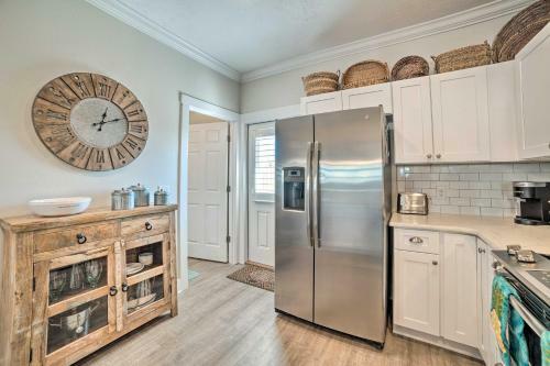 Upscale Ocean View Getaway - Walk To Beach!