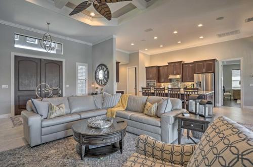 Bayfront Villa With Lanai And Pristine Amenities!