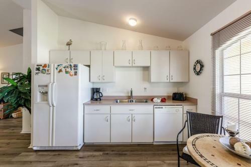 Southern Exposure With Heated Pool - Villa Nature View - Roelens Vacations