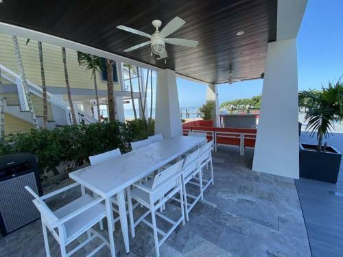 Paradise Without A Passport 2br 2ba Big Balcony Atlantic Ocean View