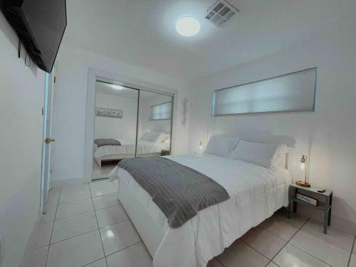 Dream Vacation Home 4/2 W/heated Pool