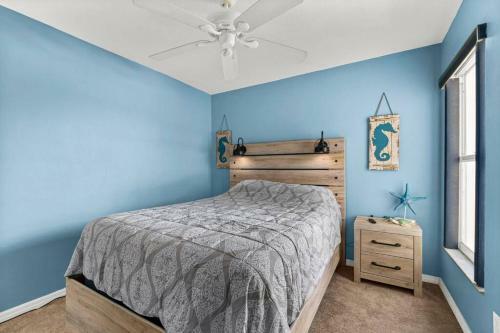 Banana Cabana Two Unit Duplex Walk To The Beach