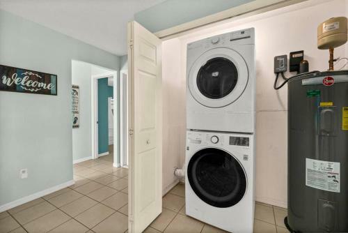 Steps From The Beach - Relaxing Townhome