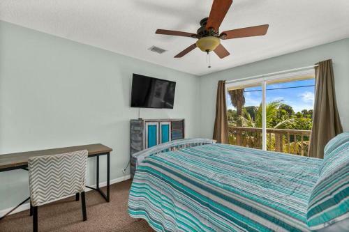 Steps From The Beach - Relaxing Townhome