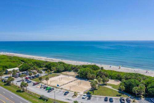 Steps From The Beach - Relaxing Townhome