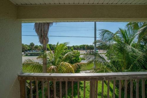 Steps From The Beach - Relaxing Townhome