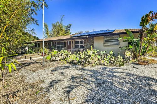 Unique Nokomis Home About 2 Mi To Beach Access!