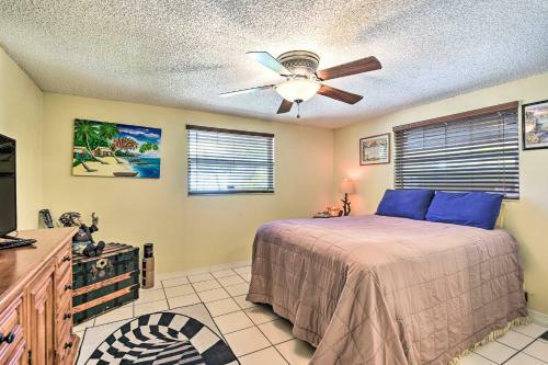 Unique Nokomis Home About 2 Mi To Beach Access!
