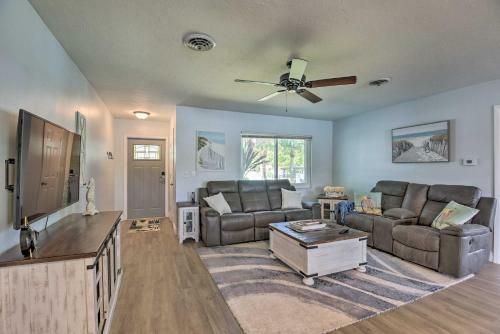 Waterfront Nokomis Escape With Dock And Kayaks!