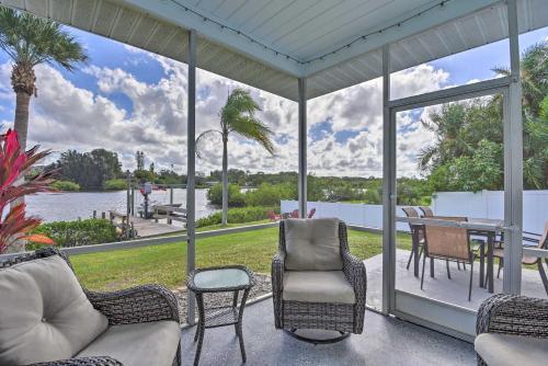 Waterfront Nokomis Escape With Dock And Kayaks!
