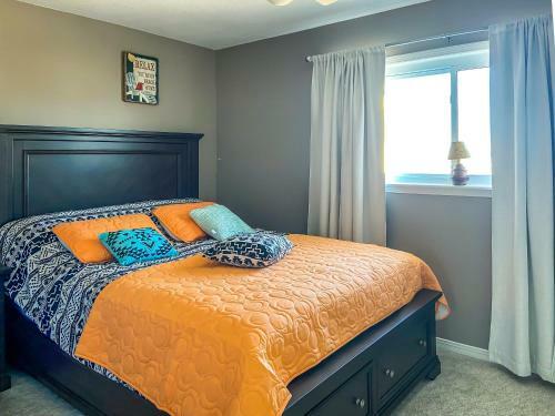 Apartamento Waterfront Home, Short Walk To Beach, Deck/balcony
