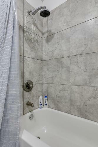 New 4br House With Private Pool In Navarre