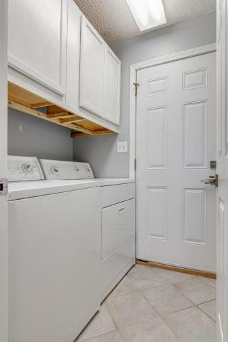 New 4br House With Private Pool In Navarre