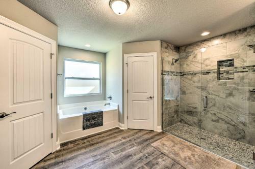 Upscale Navarre Retreat With Fully Fenced Yard!