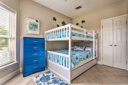 The Summer Breeze Retreat - Near Navarre Beach!