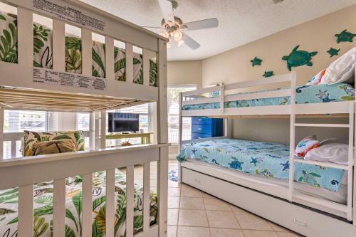 The Summer Breeze Retreat - Near Navarre Beach!