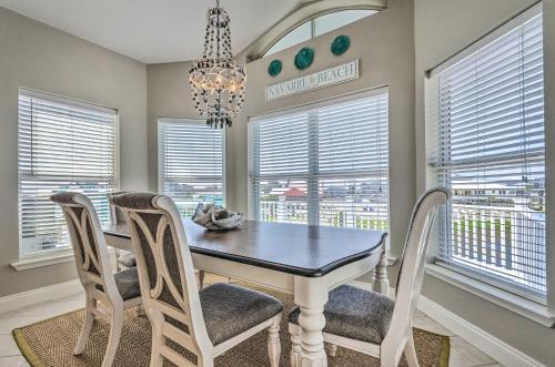 The Summer Breeze Retreat - Near Navarre Beach!