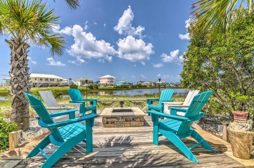 The Summer Breeze Retreat - Near Navarre Beach!