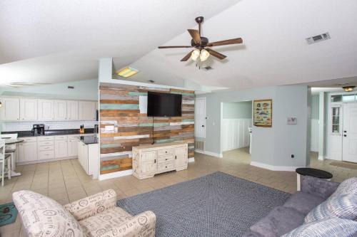 Navarre-branston Drive Single-family House