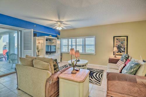 Apartamento Coastal Penthouse Steps To New Smyrna Beach!