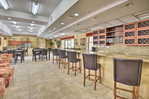 Apartamento Coastal Penthouse Steps To New Smyrna Beach!