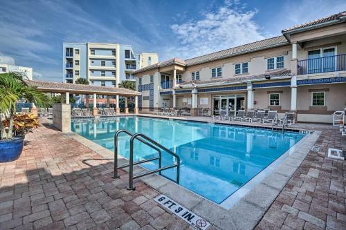 Apartamento Coastal Penthouse Steps To New Smyrna Beach!