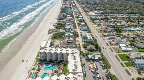 Pelican 304-d By Teeming Vacation Rentals