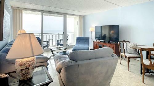 Pelican 304-d By Teeming Vacation Rentals