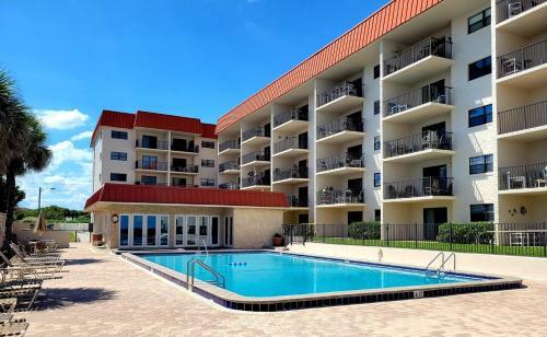 Hacienda Del Sol II - 202