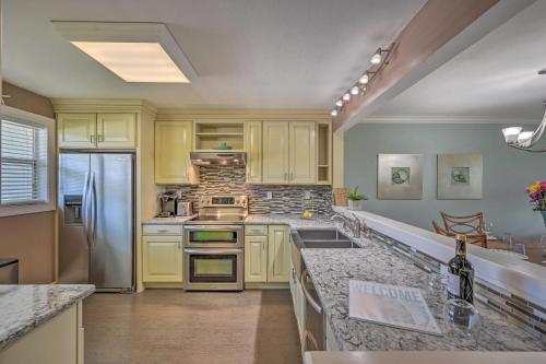 Apartamento Picturesque Couples Getaway With Pool Access!