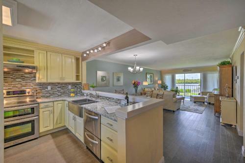 Apartamento Picturesque Couples Getaway With Pool Access!
