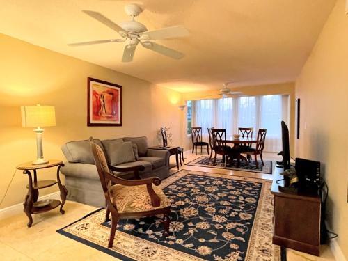 Apartamento Olde Naples Condo 809