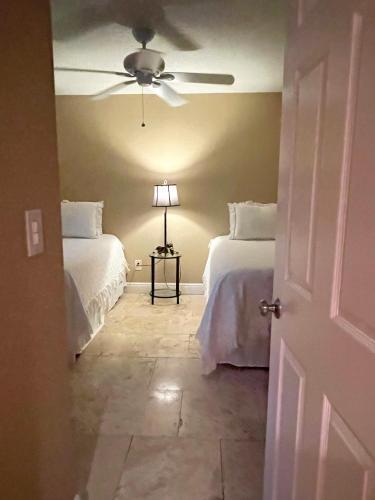 Apartamento Olde Naples Condo 809