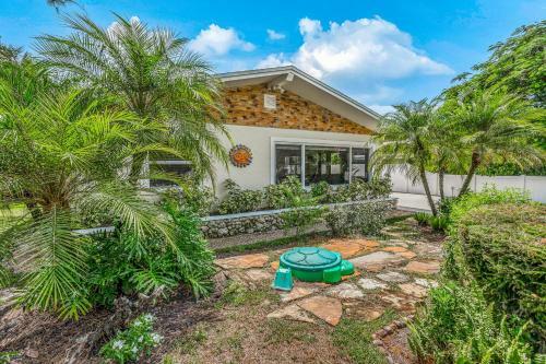 Naples Shores To Shores