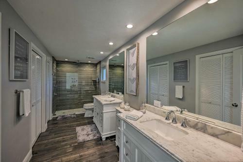 Upscale Getaway With Outdoor Oasis 4 Mi To Sand