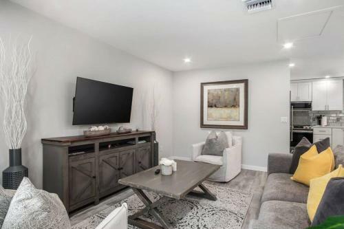 Central Naples Vacation, Ht Pool&hottub, Reno-2021