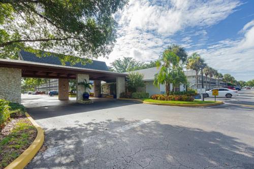 Park Shore Resort 3rd Floor Bldg E