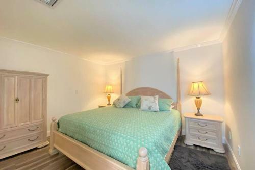 Villa Cheerfull 4/bed/ 3 Bath / Pool / Best Location