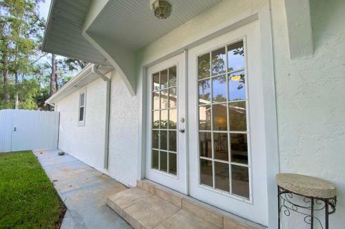 Villa Cheerfull 4/bed/ 3 Bath / Pool / Best Location