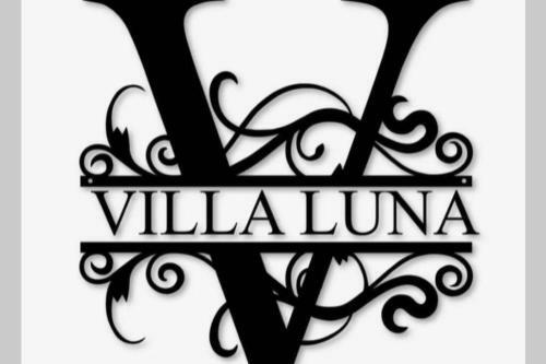 Villa Cheerfull 4/bed/ 3 Bath / Pool / Best Location