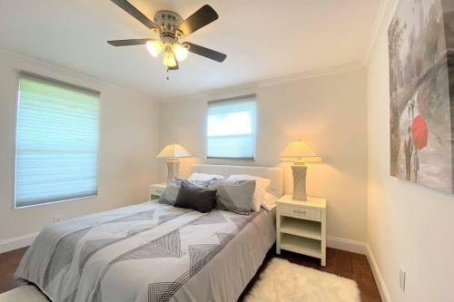 Villa Cheerfull 4/bed/ 3 Bath / Pool / Best Location