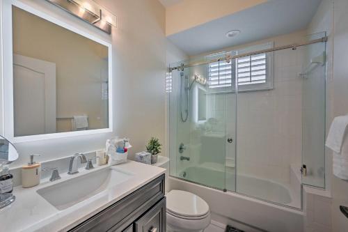 Modern Naples Home With Community Amenities!