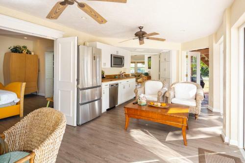 Home By Beach 4 - Gulf Breeze