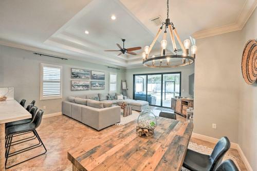 Coastal Naples Getaway About 2 Miles To Beaches!