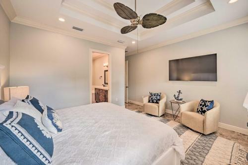 Coastal Naples Getaway About 2 Miles To Beaches!