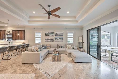 Coastal Naples Getaway About 2 Miles To Beaches!