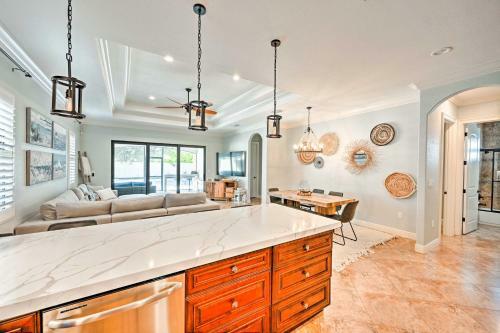Coastal Naples Getaway About 2 Miles To Beaches!