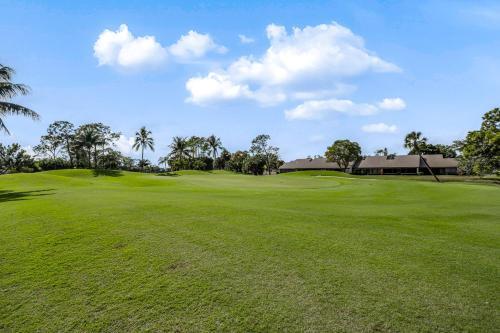 Golf-course Oasis