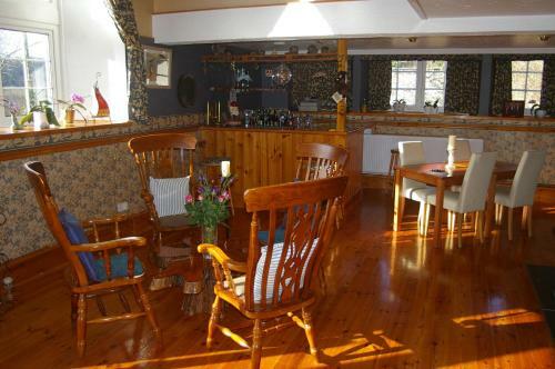 Hostal The Old School House