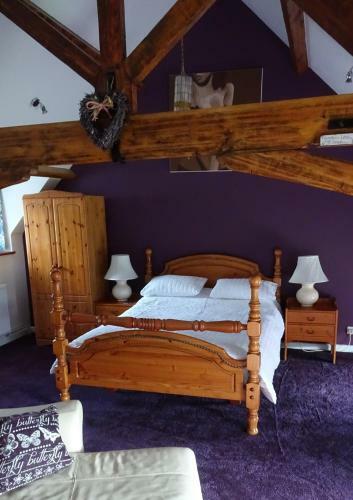 Hostal The Old School House